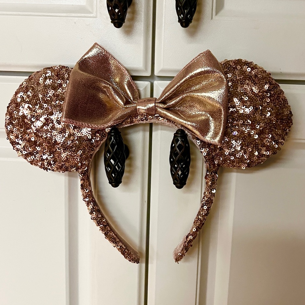 Walt Disney World rose gold minnie ears